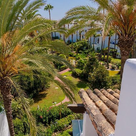 マルベーリャLuxurious Penthouse In Ventura Del Mar Puerto Banusアパートメント エクステリア 写真