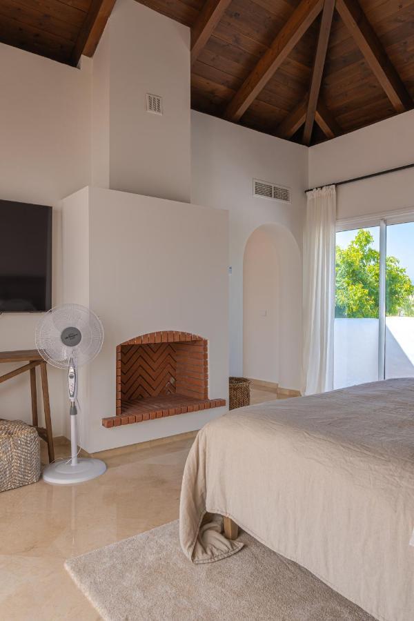 マルベーリャLuxurious Penthouse In Ventura Del Mar Puerto Banusアパートメント エクステリア 写真