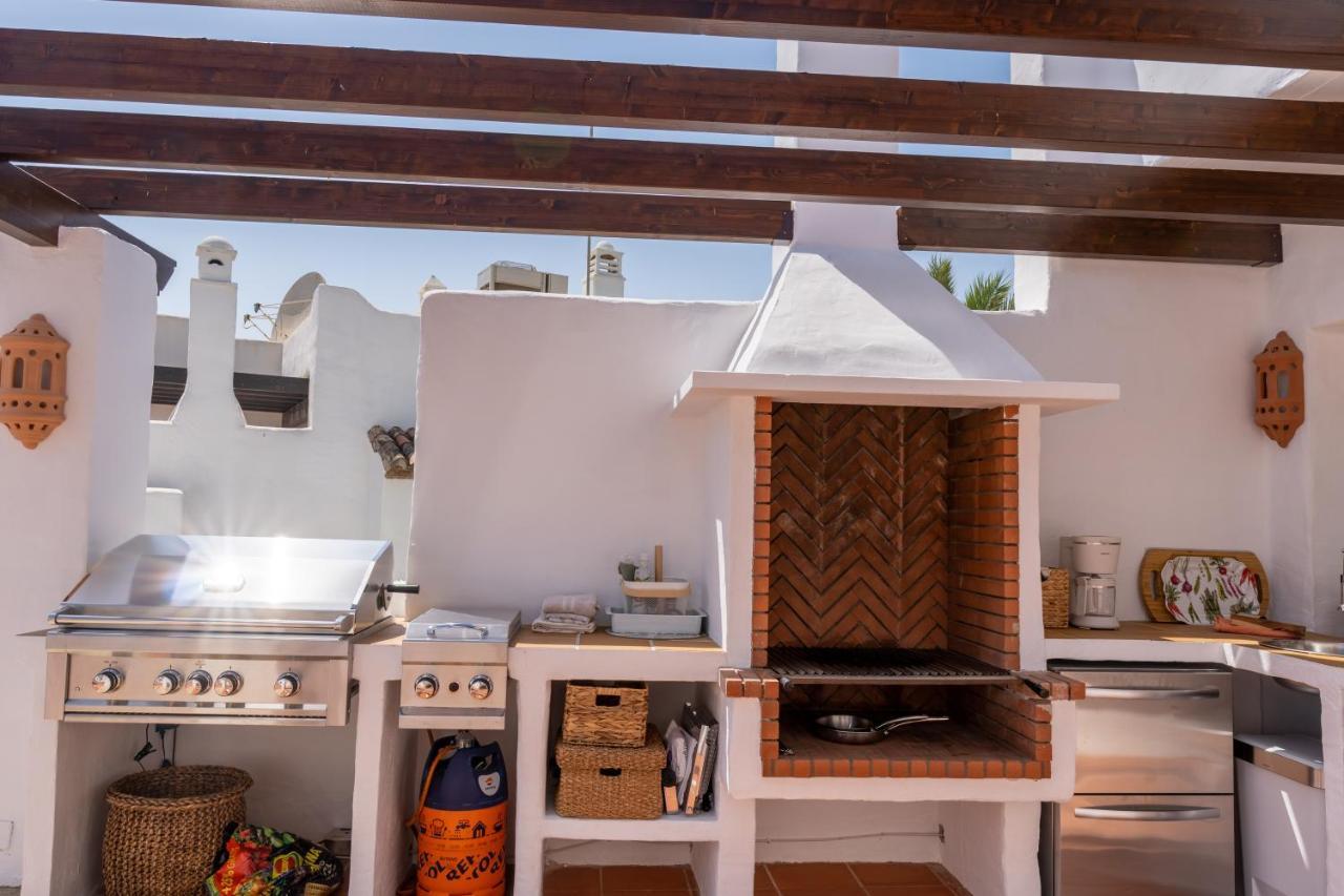マルベーリャLuxurious Penthouse In Ventura Del Mar Puerto Banusアパートメント エクステリア 写真