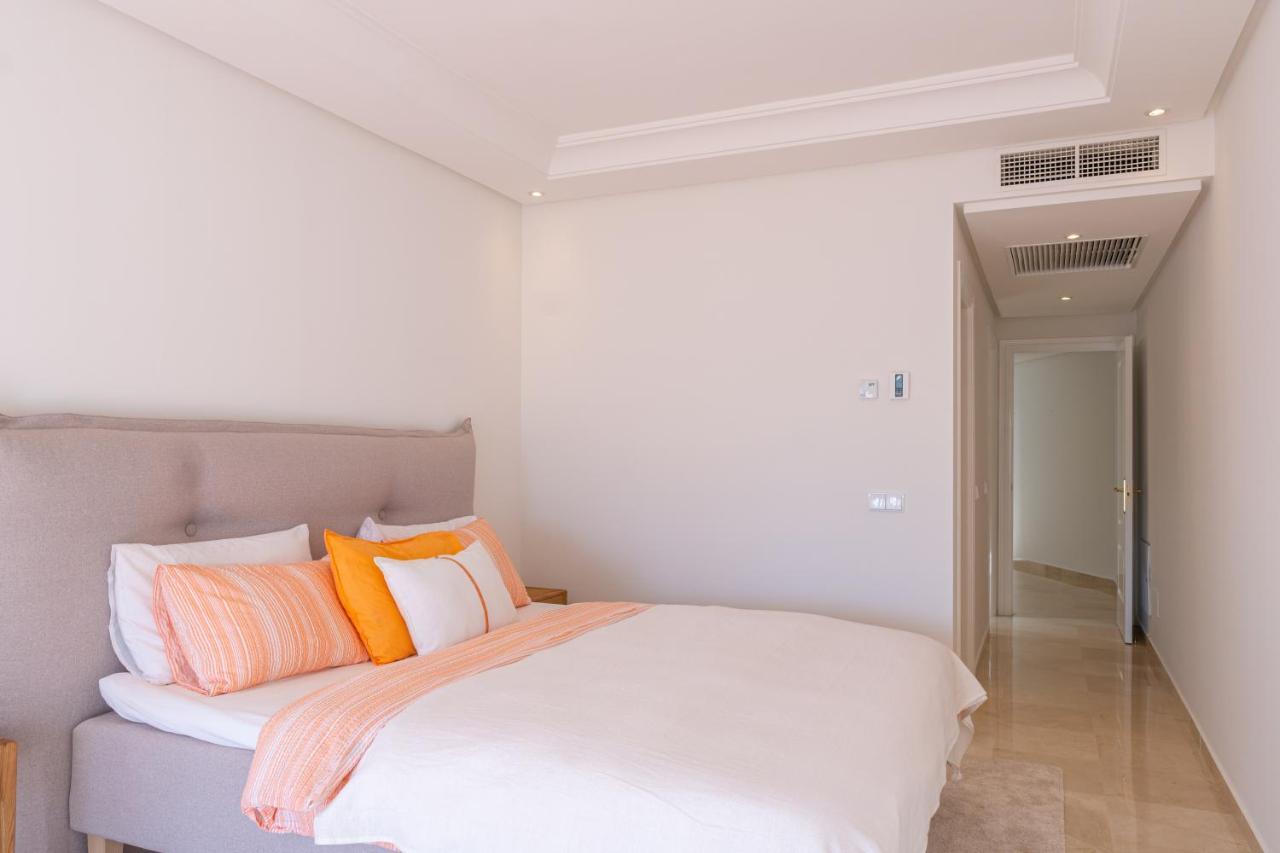 マルベーリャLuxurious Penthouse In Ventura Del Mar Puerto Banusアパートメント エクステリア 写真