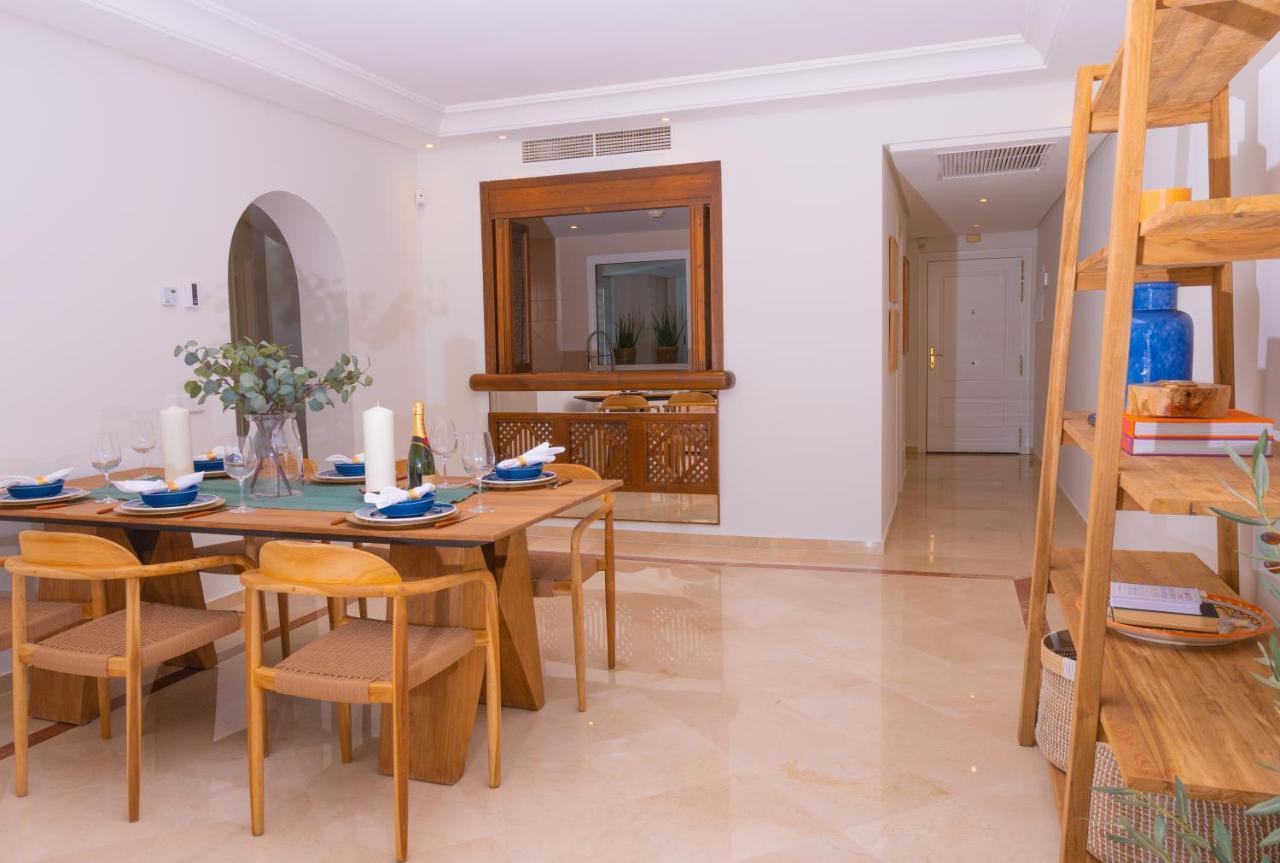 マルベーリャLuxurious Penthouse In Ventura Del Mar Puerto Banusアパートメント エクステリア 写真