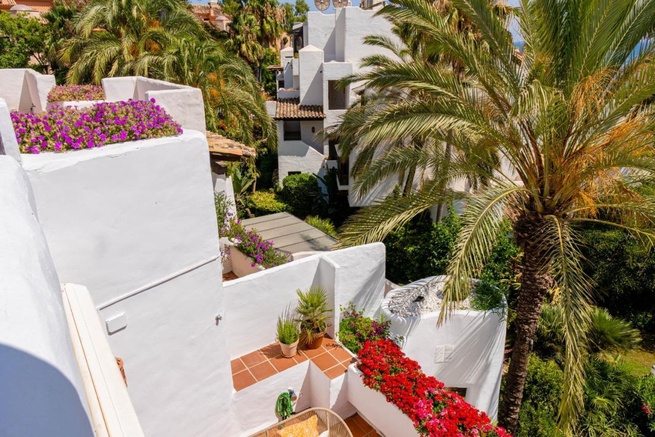 マルベーリャLuxurious Penthouse In Ventura Del Mar Puerto Banusアパートメント エクステリア 写真